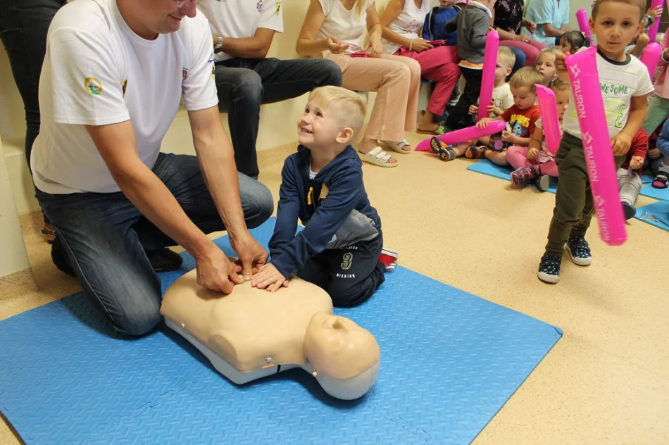 Spotkanie z ratownikami w Miejskim Przedszkolu Nr 2 - zdjęcie 5