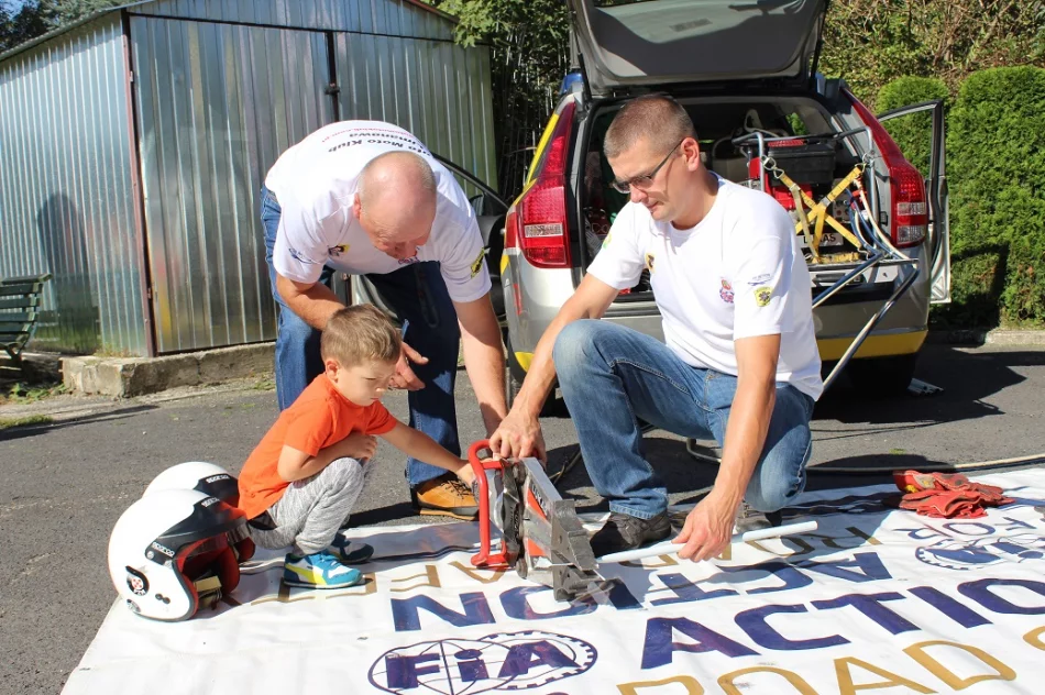 Spotkanie z ratownikami w Miejskim Przedszkolu Nr 2 - zdjęcie 7