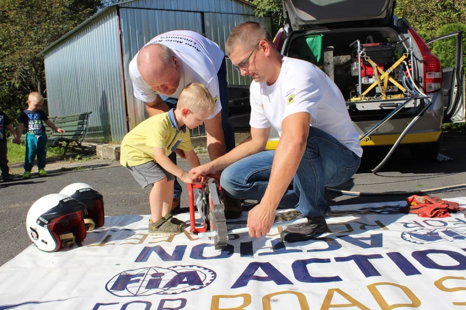 Spotkanie z ratownikami w Miejskim Przedszkolu Nr 2 - zdjęcie 8