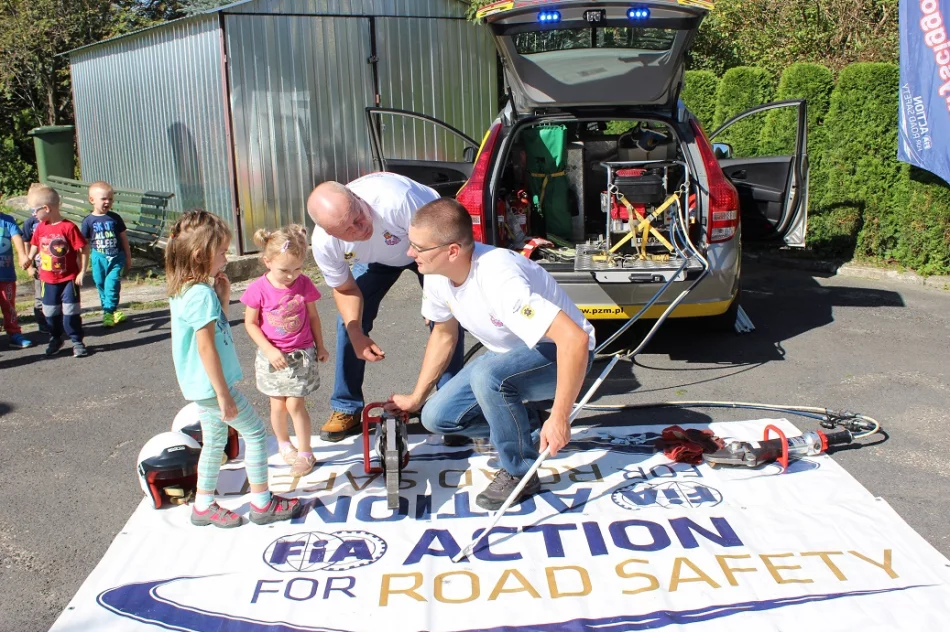 Spotkanie z ratownikami w Miejskim Przedszkolu Nr 2 - zdjęcie 9