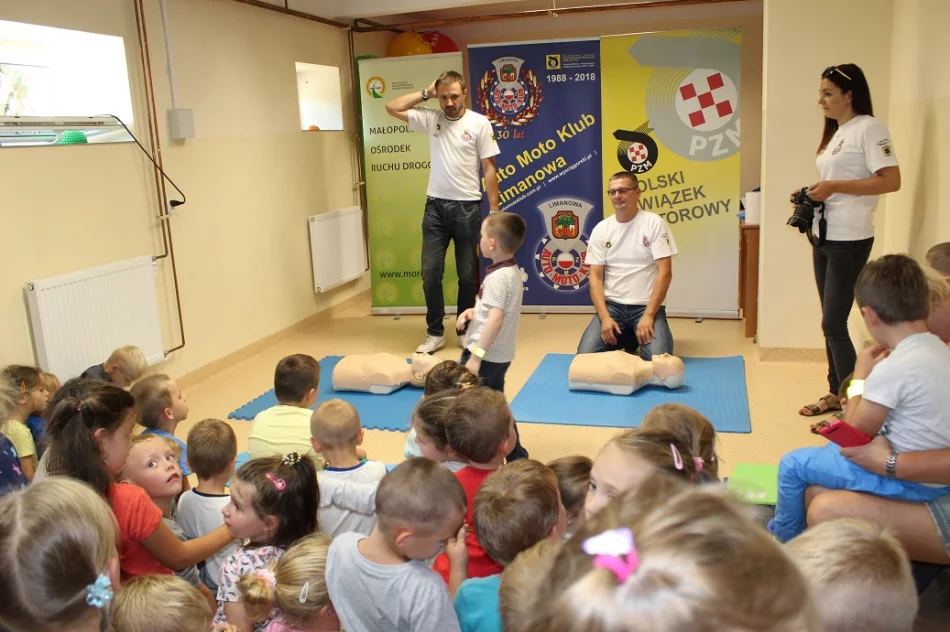 Spotkanie z ratownikami w Miejskim Przedszkolu Nr 2 - zdjęcie 13