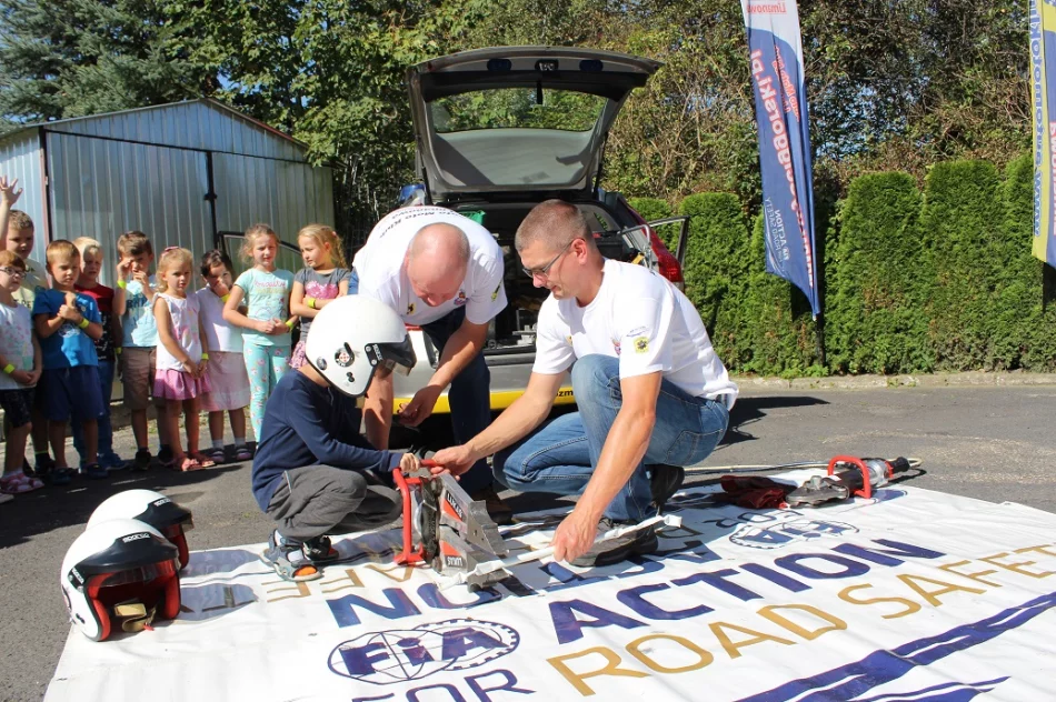 Spotkanie z ratownikami w Miejskim Przedszkolu Nr 2 - zdjęcie 14