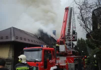 Pożar stolarni, ogniem zagrożony dom - zdjęcie główne