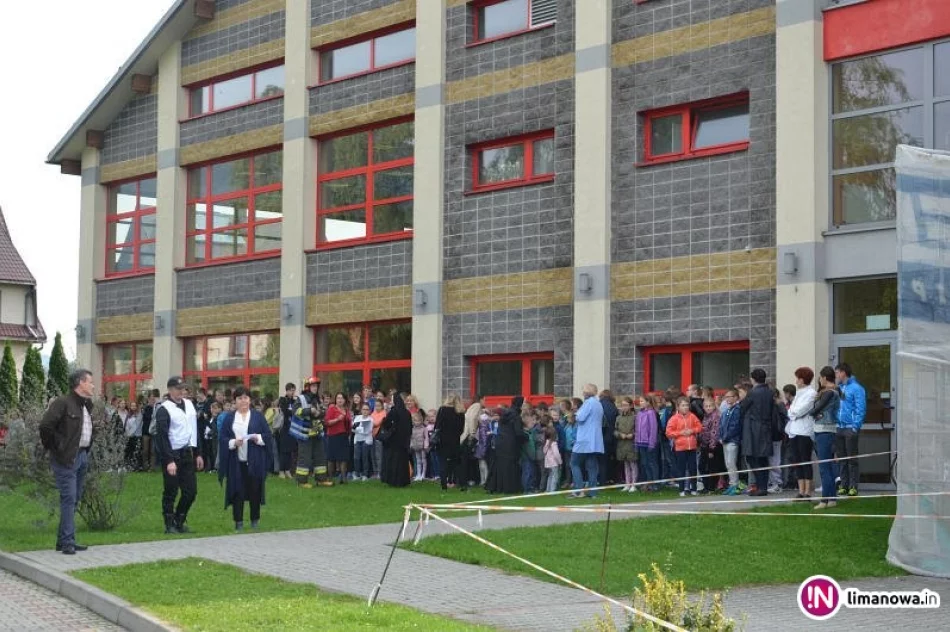 Dym w kotłowni i ewakuacja szkoły - zdjęcie 4