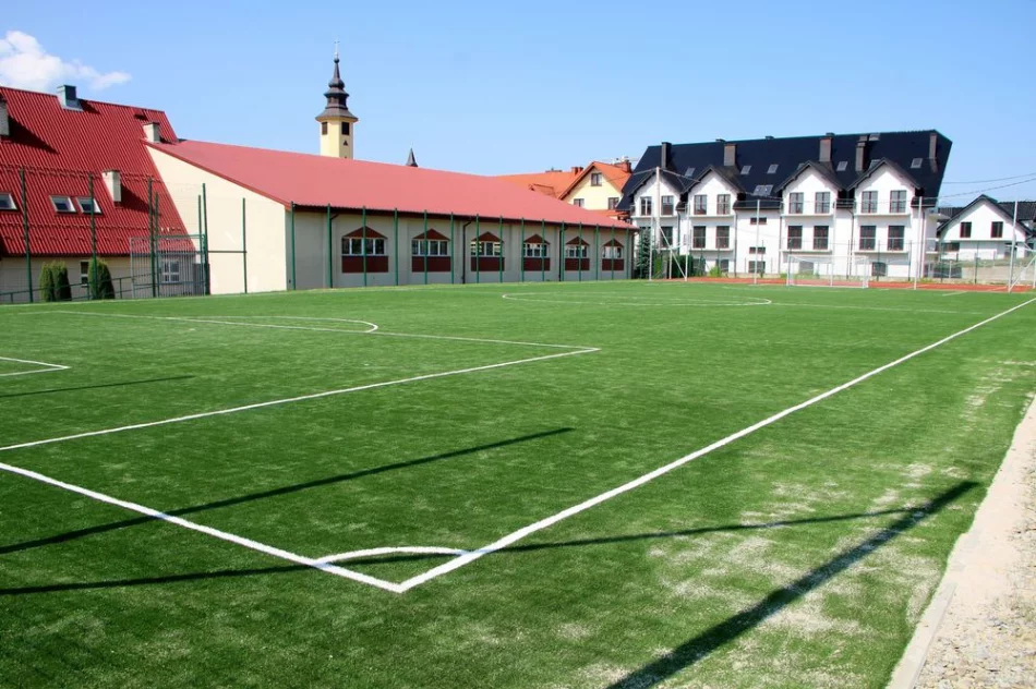 Szkolne boiska w nowej odsłonie za prawie 1,8 mln zł - zdjęcie 5