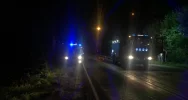 Samochód uderzył w przystanek, potem w ogrodzenie. 18-latkowi zatrzymano prawo jazdy - zdjęcie 3