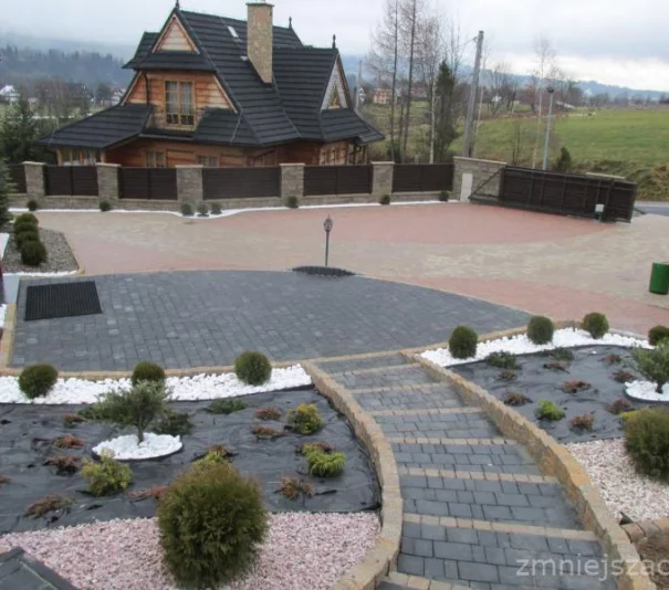 KOMPLEKSOWA BUDOWA OGRODZEŃ i UKŁADANIE KOSTKI BRUKOWEJ - Zdjęcie główne