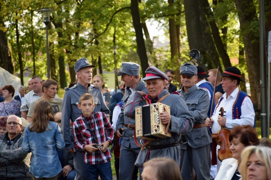 I miejsce dla zespołu "Spod Kicek" na Festiwalu "Beskidzka Podkówecka" - zdjęcie 3