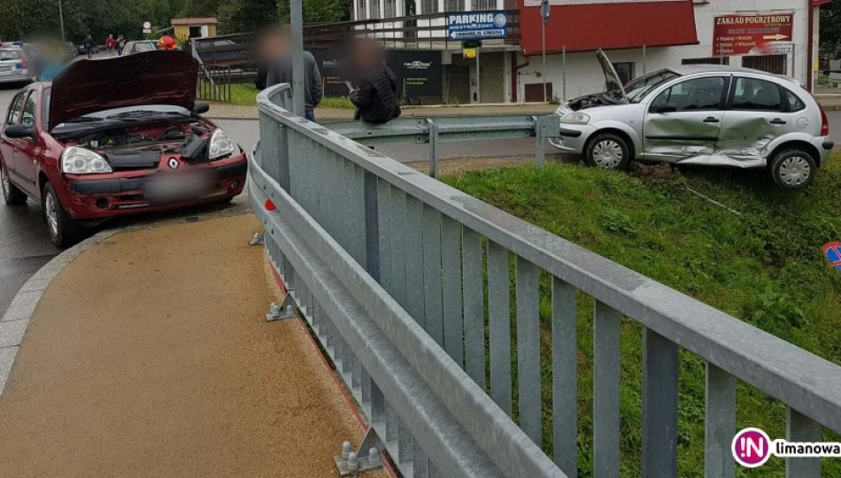 Zderzenie dwóch aut, kobieta trafiła do szpitala - zdjęcie 1