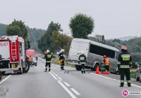 Kierowca busa sprawcą kolizji - zdjęcie główne