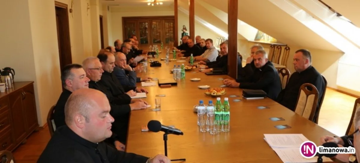 Duszpasterstwo nauczycieli a Synod