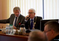 Samorządowcy i politycy zaskoczeni decyzją Tomasza Krupińskiego - zdjęcie główne