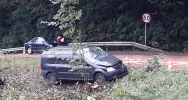 Trzy osoby trafiły do szpitala po zderzeniu na drodze wojewódzkiej - zdjęcie 4