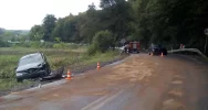 Trzy osoby trafiły do szpitala po zderzeniu na drodze wojewódzkiej - zdjęcie 5