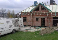 Cieplejszy dom zimą - docieplanie pianą poddaszy i skosów betonowych - zdjęcie główne