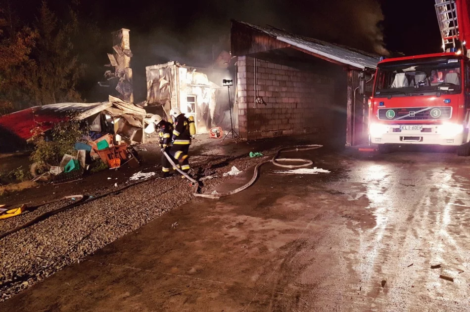 43 strażaków walczyło z ogniem, Straty sięgają 1 mln zł - zdjęcie 4