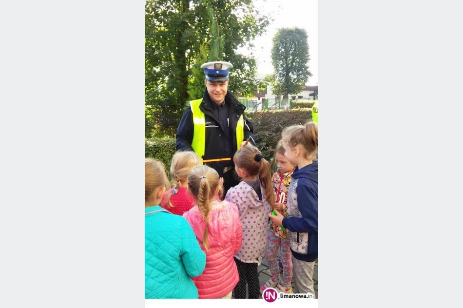 Policjanci przeprowadzili 60 spotkań z dziećmi, patrolowali też rejony szkół - zdjęcie 2