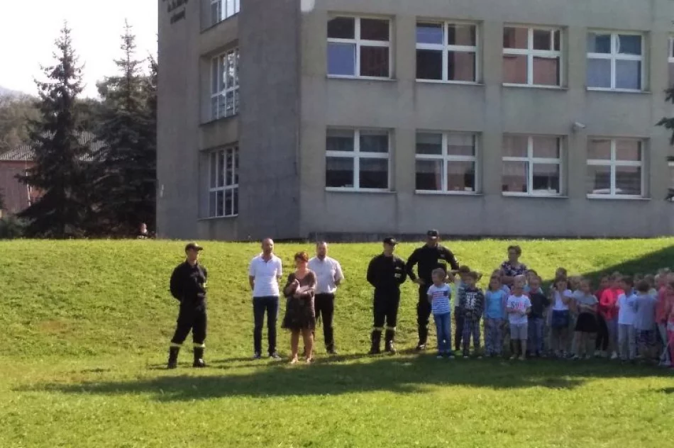 Próbna ewakuacja - ZESPÓŁ SZKOLONO - PRZEDSZKOLNY NR 4 W LIMANOWEJ - zdjęcie 2