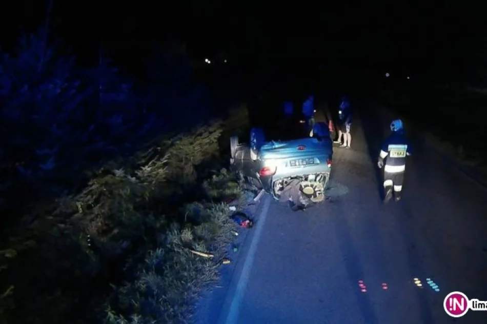 Dachowanie Peugeota. Wyglądało groźnie, na szczęście 22-latce nic się nie stało - zdjęcie 2