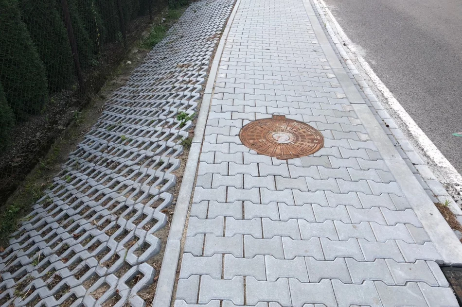 Zakaz użytkowania... chodnika - zdjęcie 2