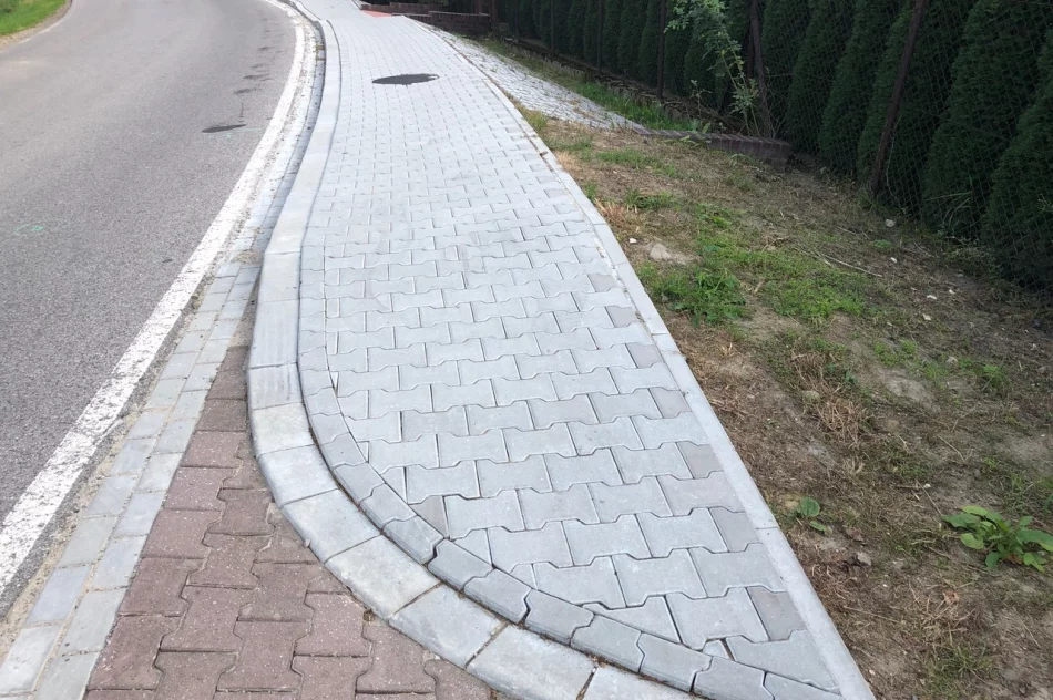 Zakaz użytkowania... chodnika - zdjęcie 3