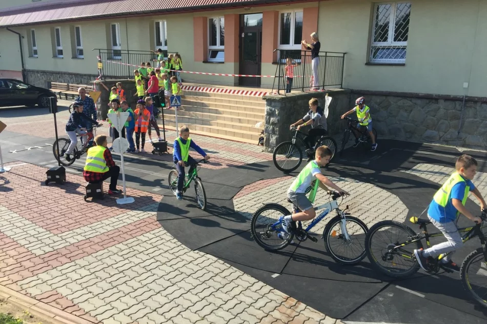 Zabawa sposobem na naukę zasad bezpieczeństwa - zdjęcie 5