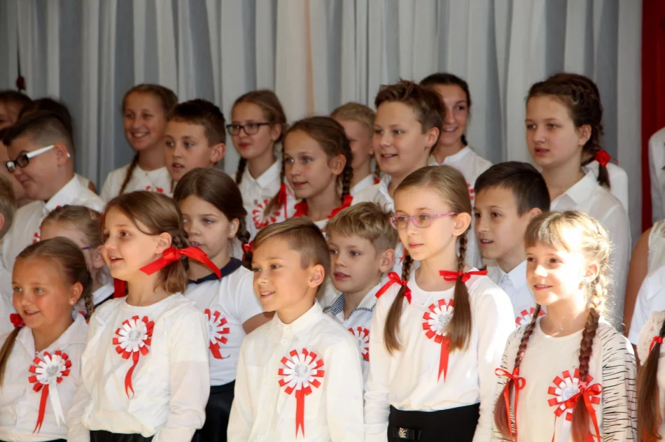 Zaśpiewajmy razem dla Ojczyzny! - zdjęcie 12