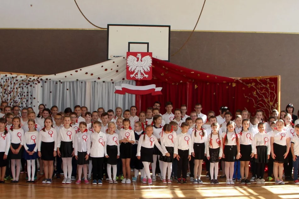 Zaśpiewali razem dla Ojczyzny - zdjęcie 6