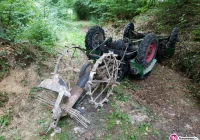 Ciężki stan mężczyzny przygniecionego przez ciągnik - zdjęcie główne