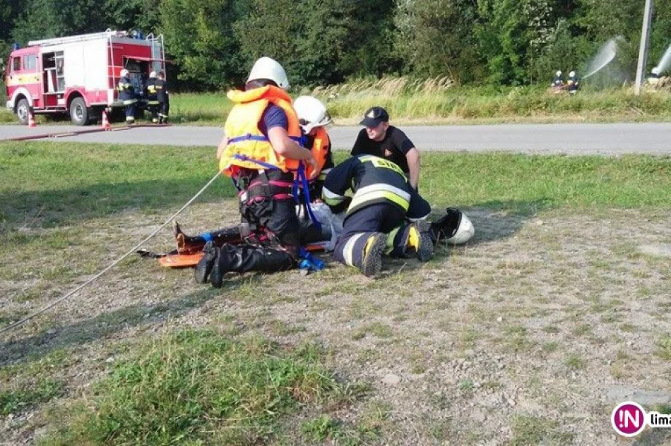 Wypadek awionetki i pożar lasu - strażackie ćwiczenia - zdjęcie 2