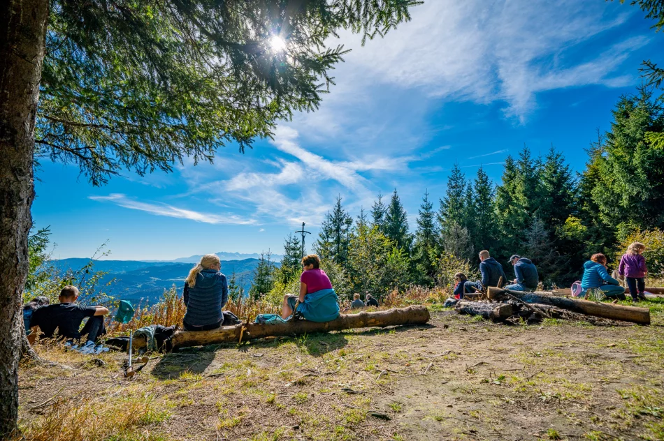 Piękna Mogielica, ale pełna... śmieci - zdjęcie 5