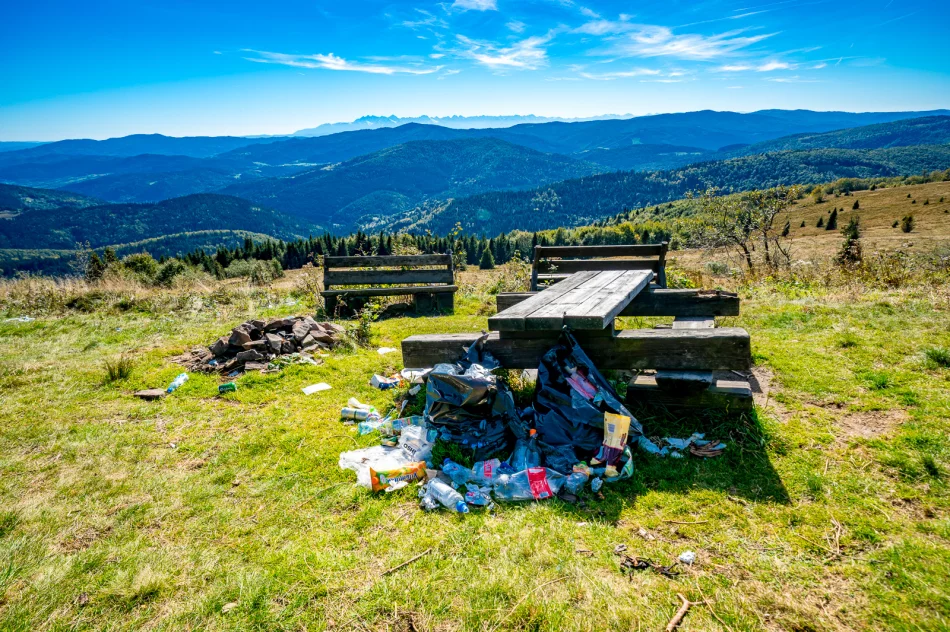 Piękna Mogielica, ale pełna... śmieci - zdjęcie 20