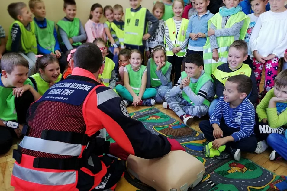 Ratownicy szkolili uczniów z pierwszej pomocy - zdjęcie 6