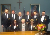 Policjanci i członkowie IPA Beskid z Limanowszczyzny na urodzinach u Lecha Wałęsy - zdjęcie główne