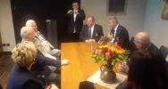 Policjanci i członkowie IPA Beskid z Limanowszczyzny na urodzinach u Lecha Wałęsy - zdjęcie 3