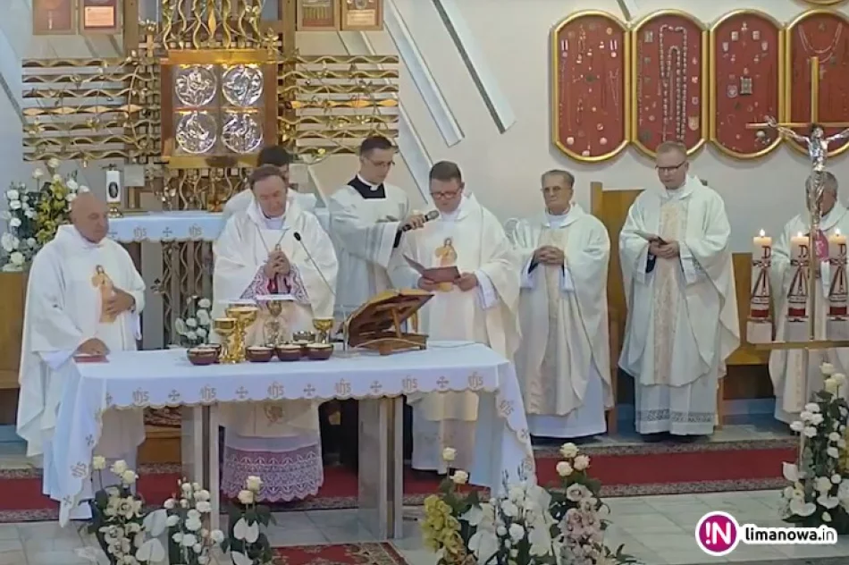 Biskup konsekrował świątynię (wideo) - zdjęcie 2
