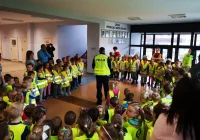 "Odblaskowa" czwórka - mrugające opaski dla 179 uczniów - zdjęcie główne