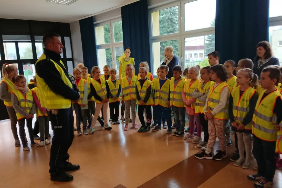 "Odblaskowa" czwórka - mrugające opaski dla 179 uczniów - zdjęcie 4