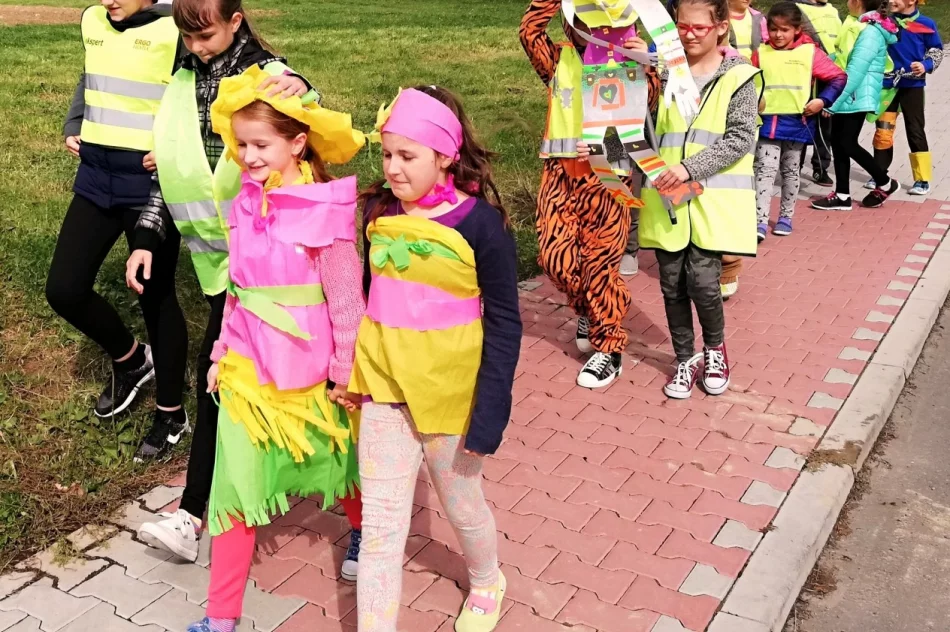 Happening „Odblaskowa Szkoła – to My"  w SP Mordarka - zdjęcie 3