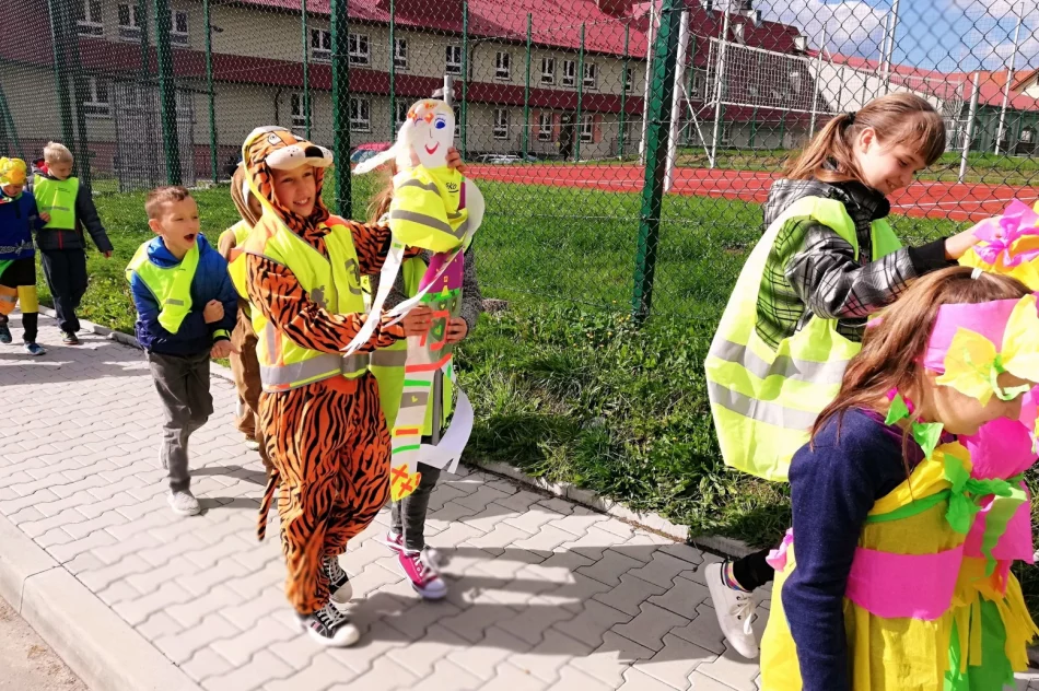 Happening „Odblaskowa Szkoła – to My"  w SP Mordarka - zdjęcie 6