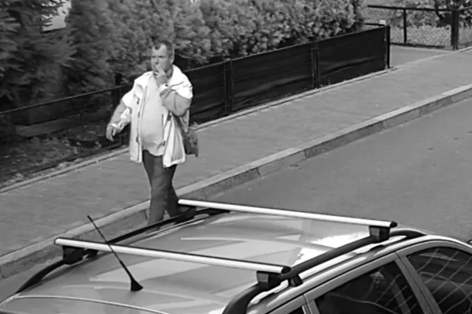 Rozpoznajesz go? Włamał się i okradł zakład fotograficzny - zdjęcie 4