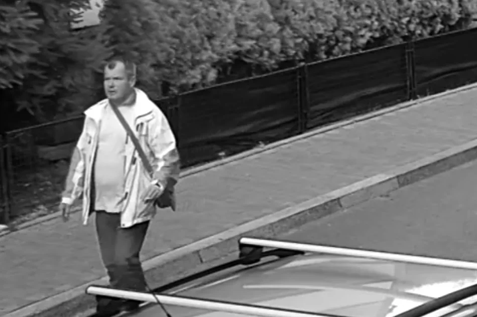 Rozpoznajesz go? Włamał się i okradł zakład fotograficzny - zdjęcie 5