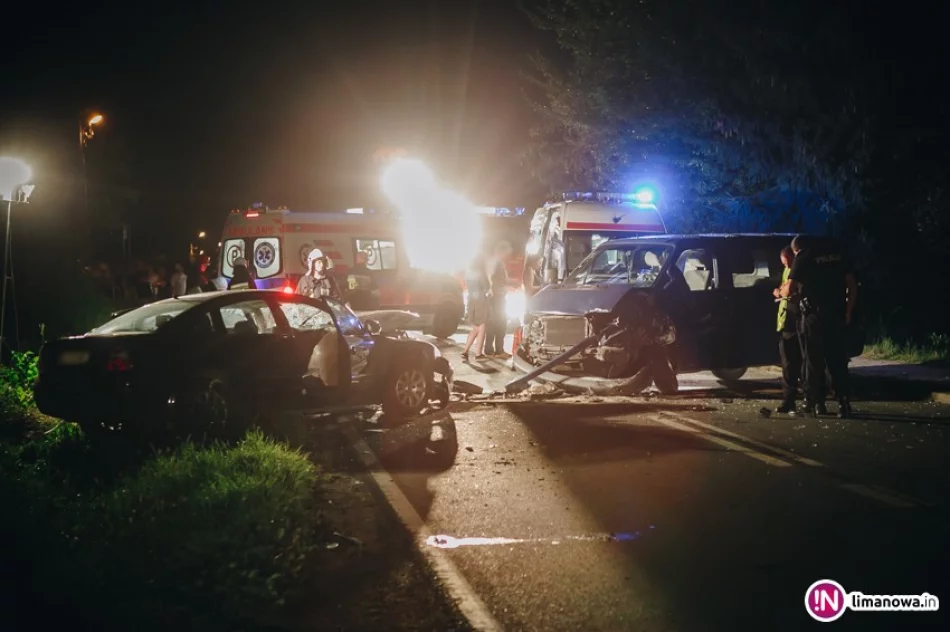 Czołowe zderzenie aut - cztery osoby w szpitalach - zdjęcie 4