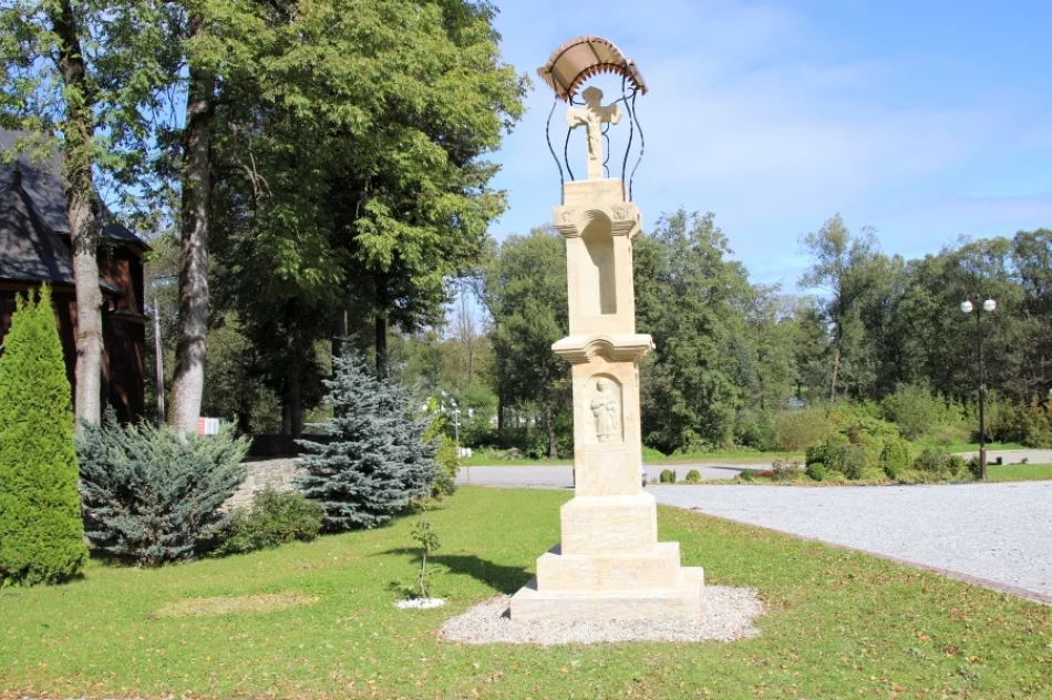 Kapliczka w nowej lokalizacji odzyskała dawny blask - zdjęcie 4