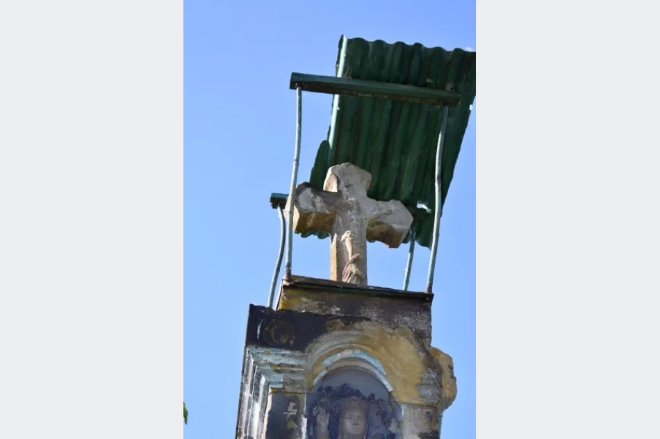 Kapliczka w nowej lokalizacji odzyskała dawny blask - zdjęcie 6