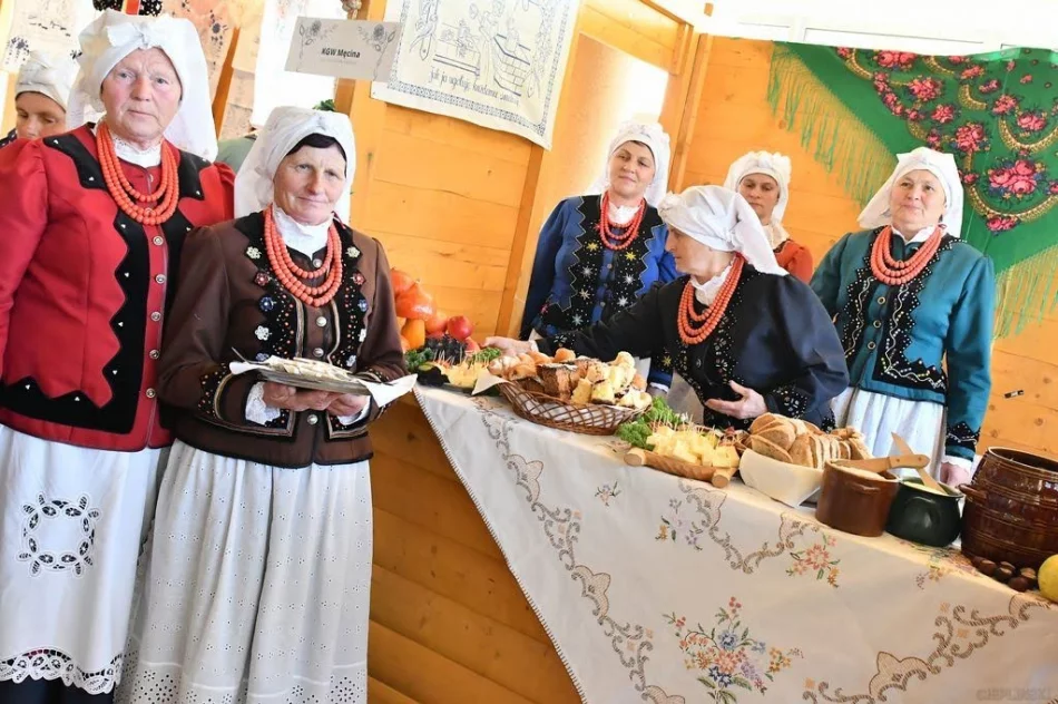 GRAND PRIX Małopolskiego Przeglądu KGW dla gospodyń z Męciny - zdjęcie 4