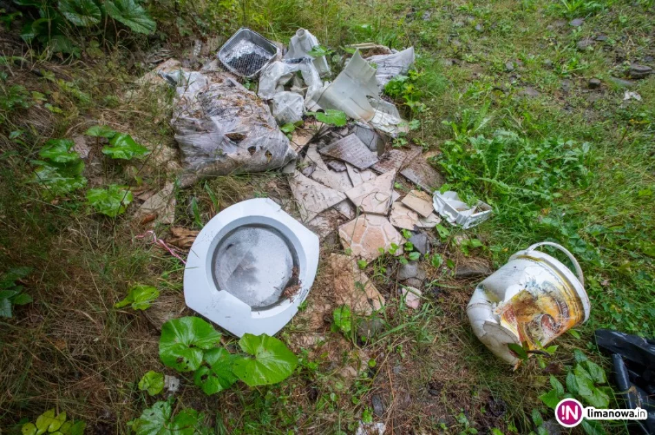 Śmieci, które czekają na większą wodę - zdjęcie 2