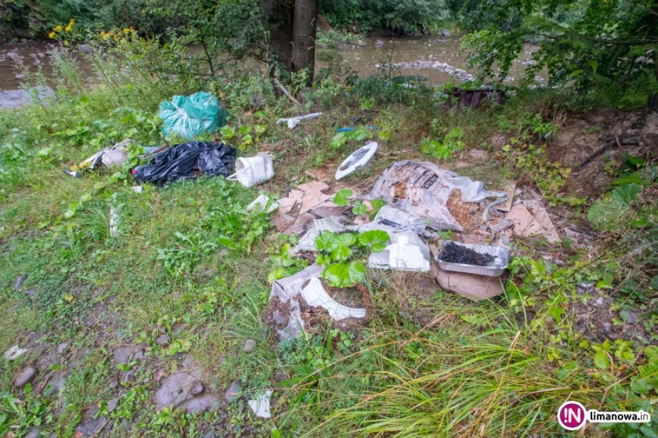 Śmieci, które czekają na większą wodę - zdjęcie 3