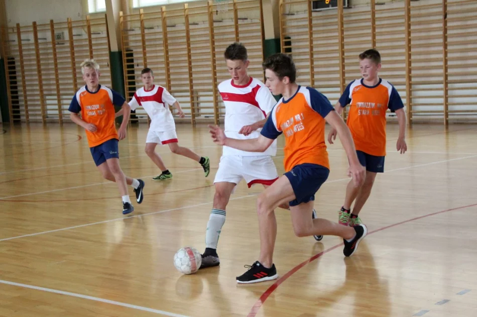 Chłopcy z Mordarki najlepsi w halowej piłce nożnej - zdjęcie 10