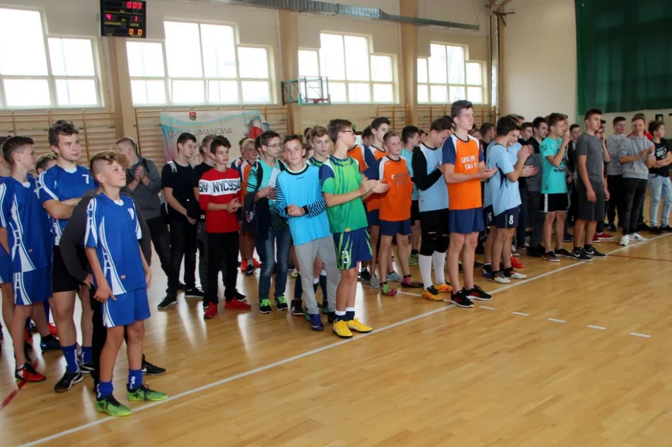 Chłopcy z Mordarki najlepsi w halowej piłce nożnej - zdjęcie 11